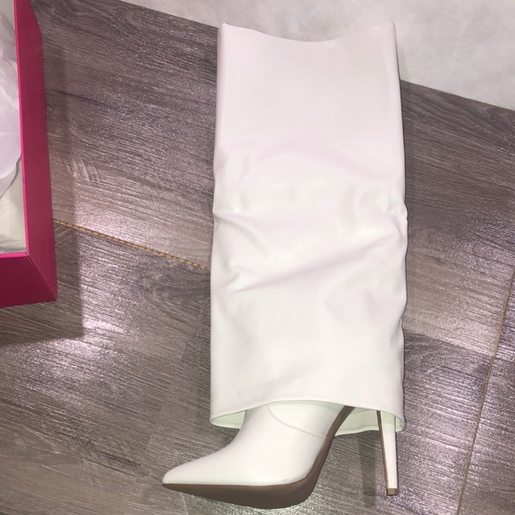 Shoe Dazzle No Regrets Fold White Heeled Boots with Stiletto Heel New - Picture 2 of 8